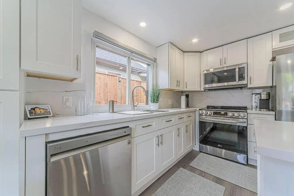 Cheerful 3 Bedroom House Niagara Falls Holiday home